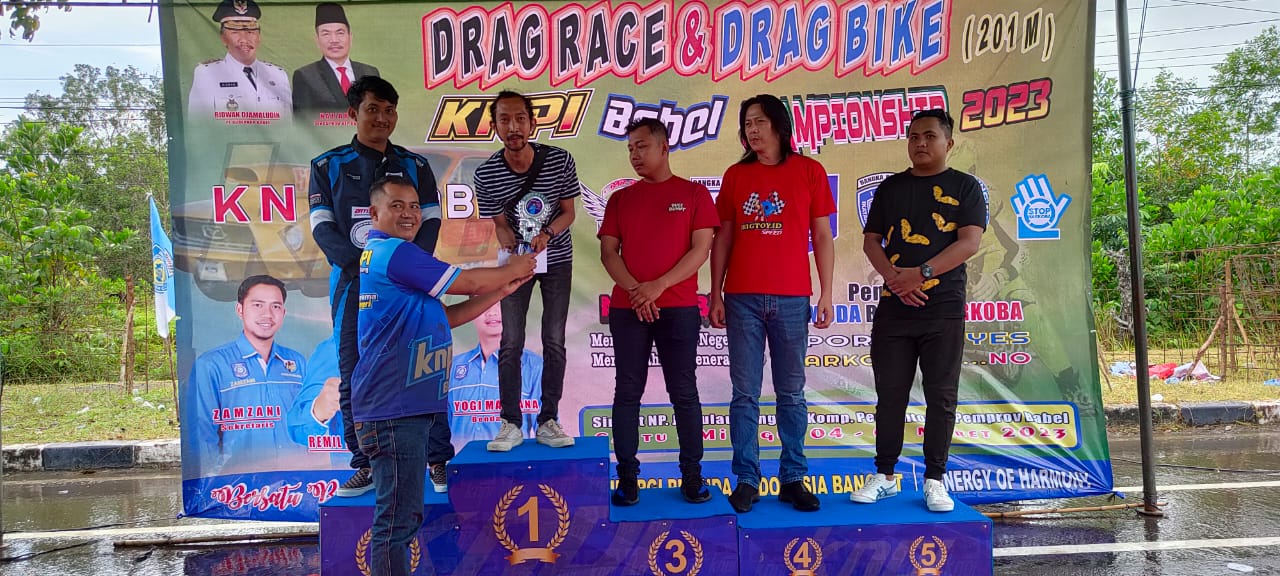 Penyerahan Trophy Drag Racer 2